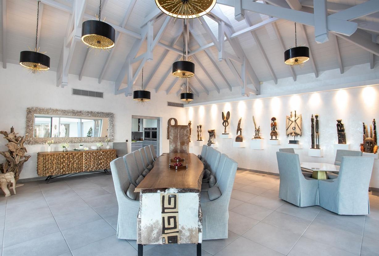 Sxm004 – Luxury beachfront villa with spa on Baie Rouge