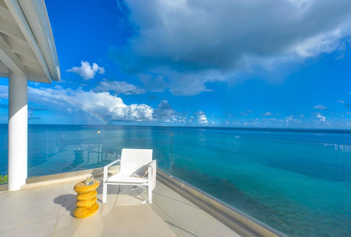 Sxm005 – Oceanview villa above Baie Rouge Beach