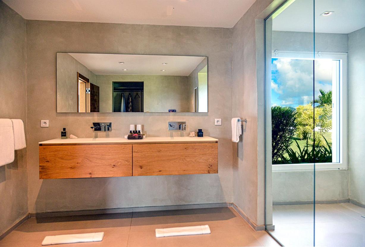 Sxm005 – Oceanview villa above Baie Rouge Beach