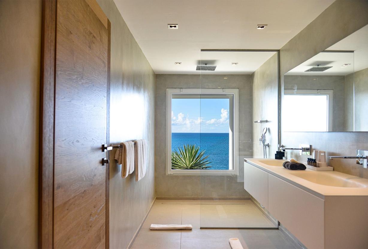 Sxm005 – Oceanview villa above Baie Rouge Beach