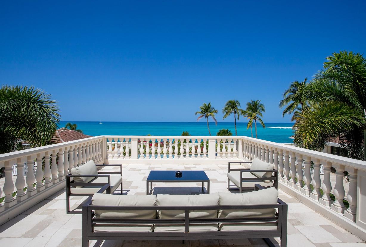 Sxm006 – Beachfront villa with pool and tennis on Plum Bay