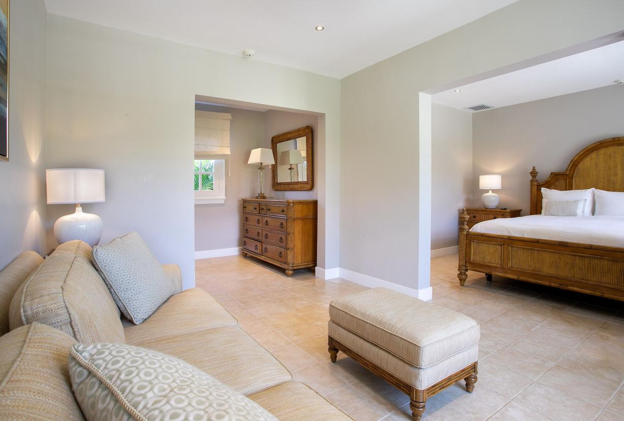 Sxm006 – Beachfront villa with pool and tennis on Plum Bay