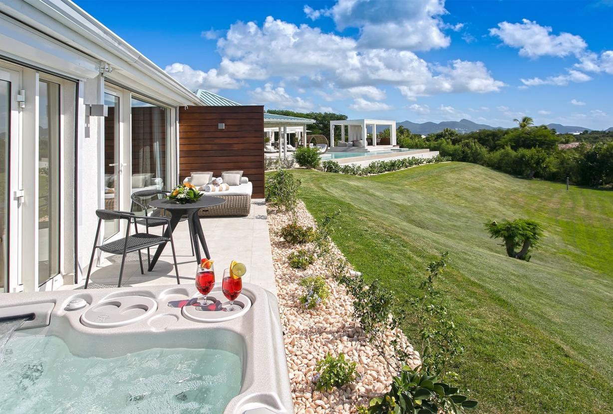 Sxm007 – Stylish sea-view villa with pool in Terres Basses