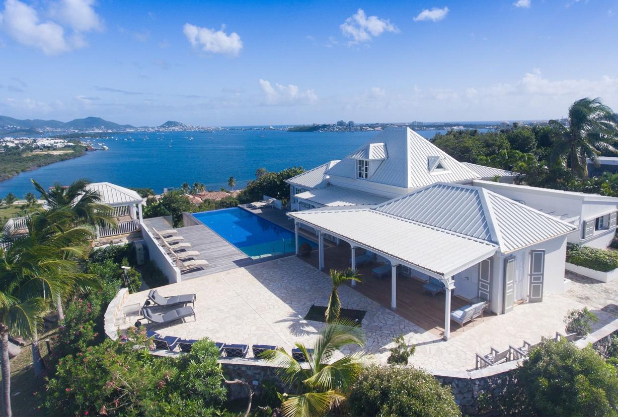 Sxm008 – Oceanview villa with garden in Baie Rouge Beach