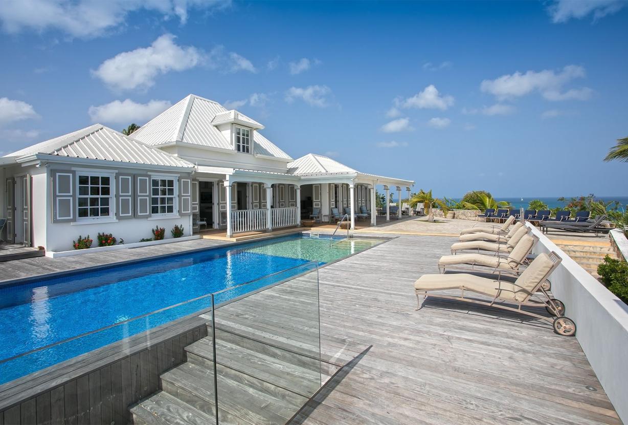 Sxm008 – Oceanview villa with garden in Baie Rouge Beach