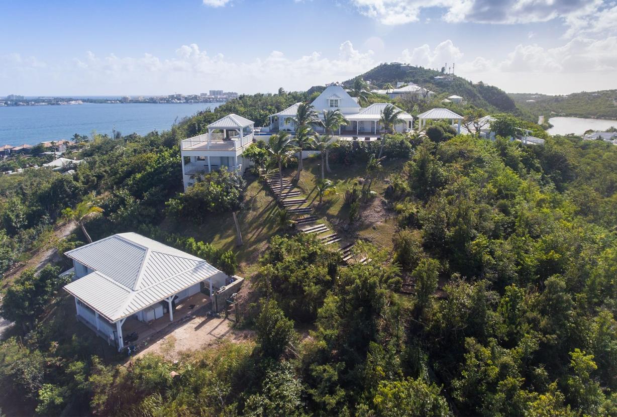 Sxm008 – Oceanview villa with garden in Baie Rouge Beach