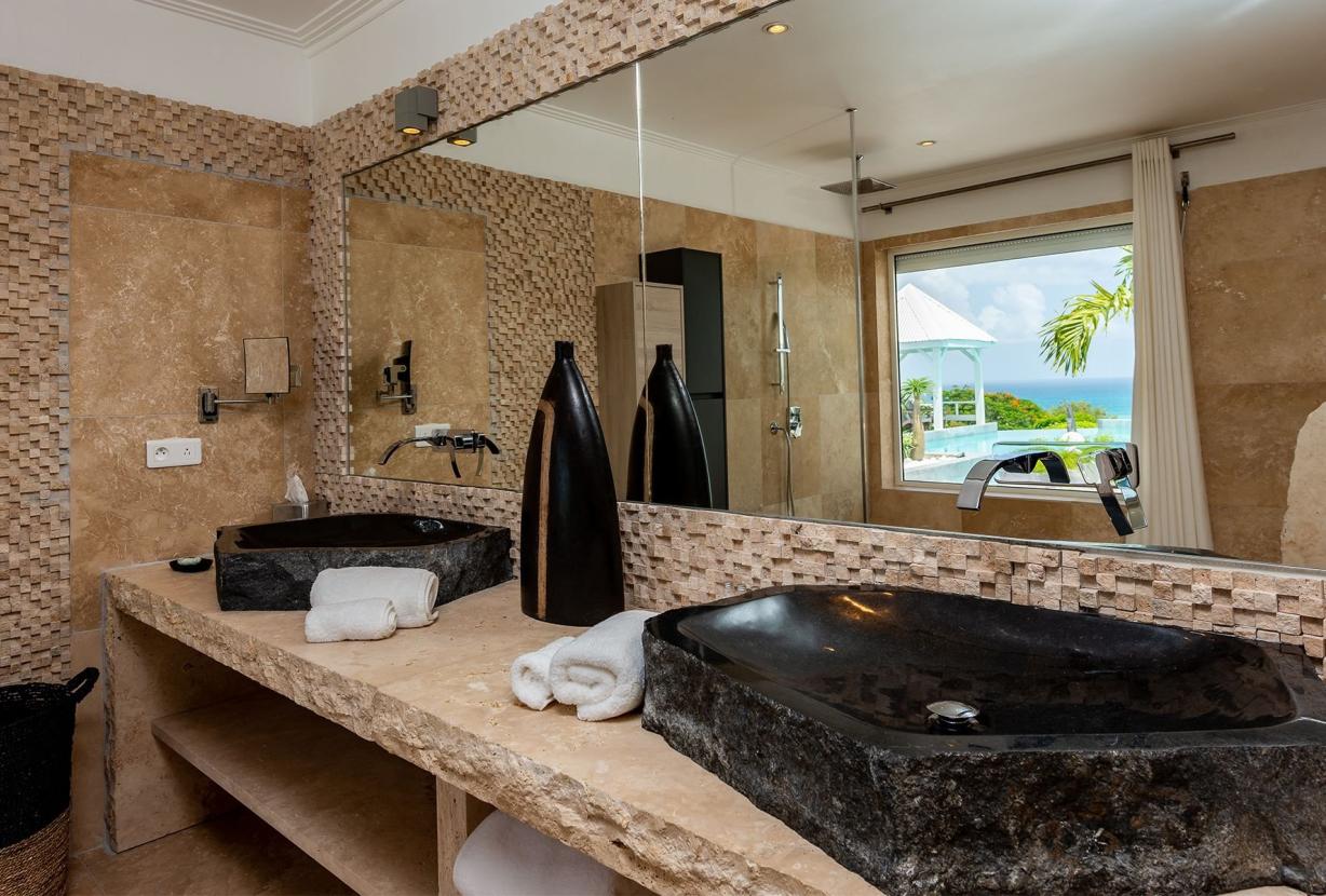 Sxm010 – Modern villa with ocean view near Plum Bay Beach