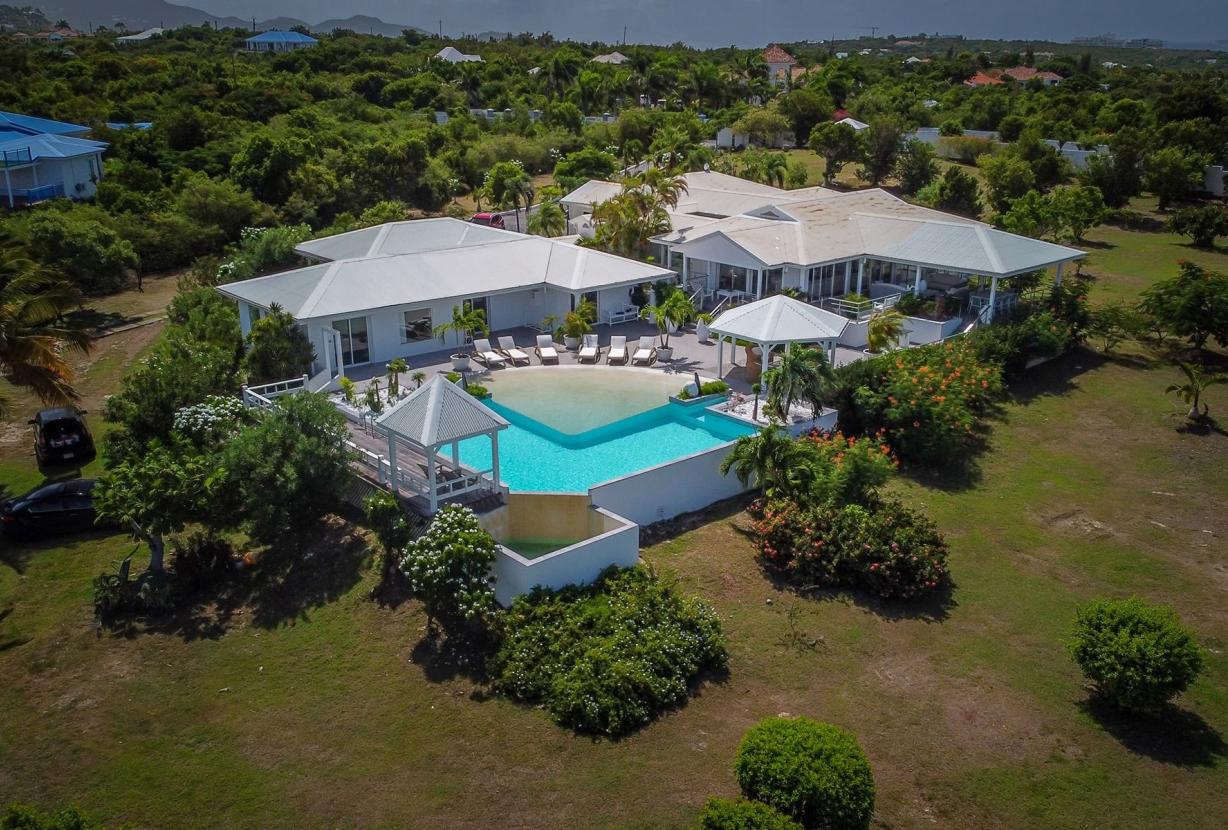 Sxm010 – Modern villa with ocean view near Plum Bay Beach
