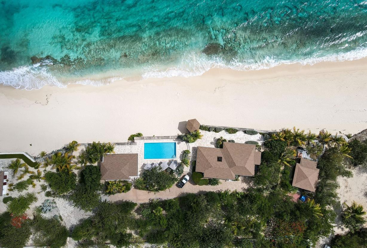 Sxm011 – Charming beachfront villa on Baie Longue Beach