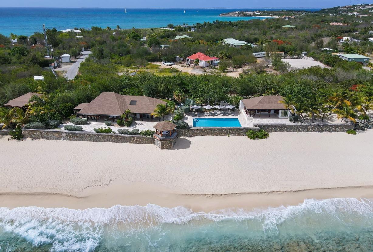 Sxm011 – Charming beachfront villa on Baie Longue Beach