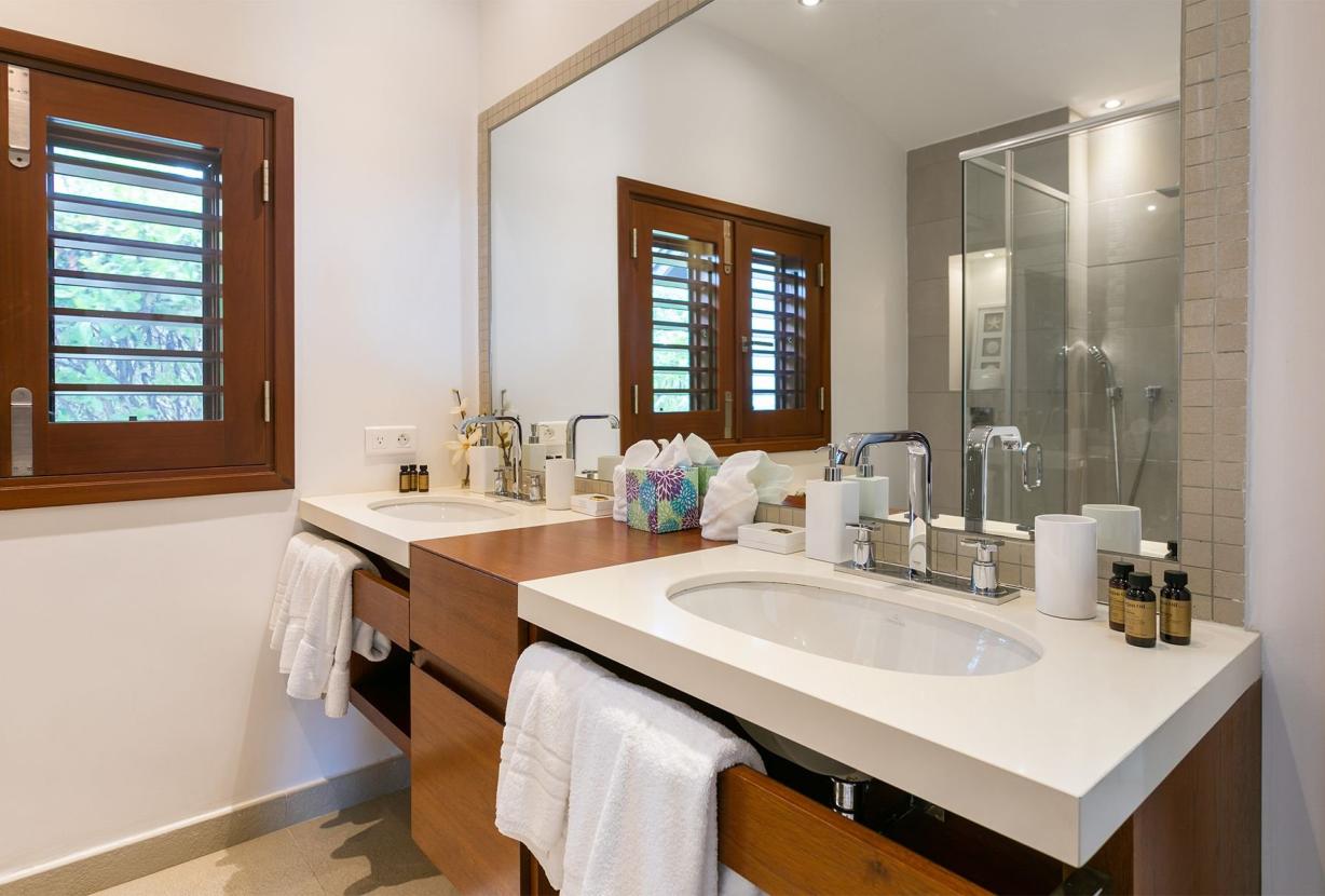 Sxm011 – Charming beachfront villa on Baie Longue Beach