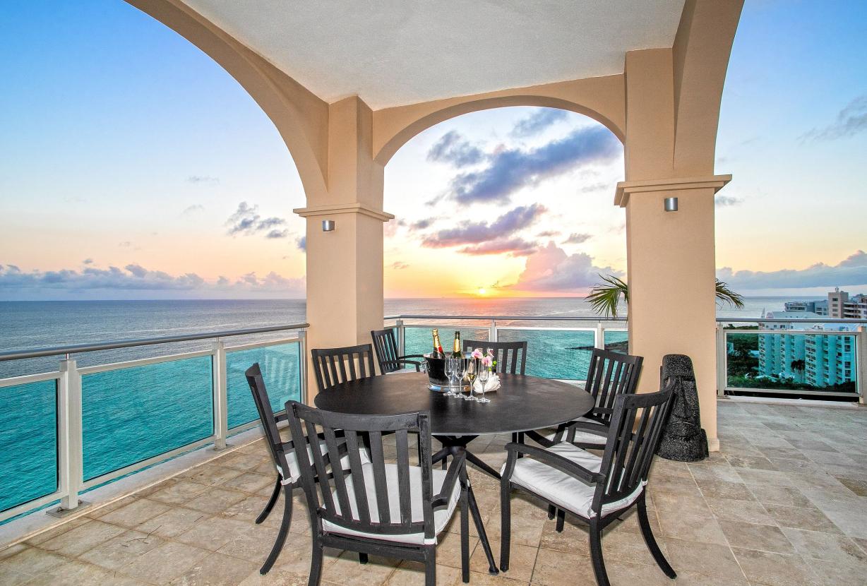 Sxm043 – Penthouse frente al mar con terraza en The Cliff