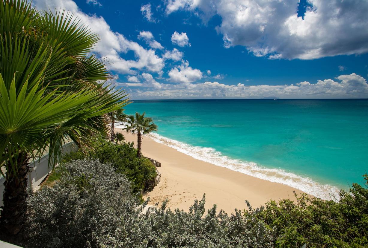 Sxm043 – Penthouse frente al mar con terraza en The Cliff