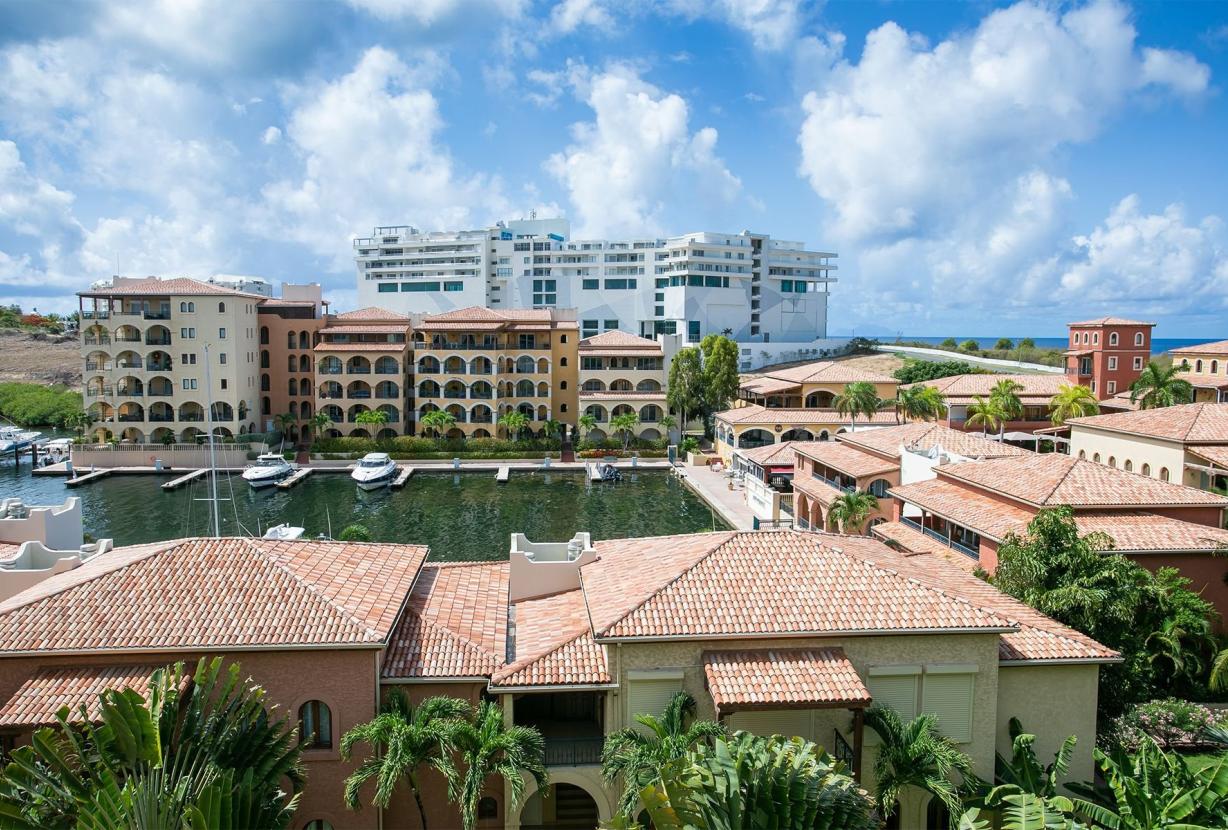 Sxm045 – Comfortable apartment with balcony in Cupecoy