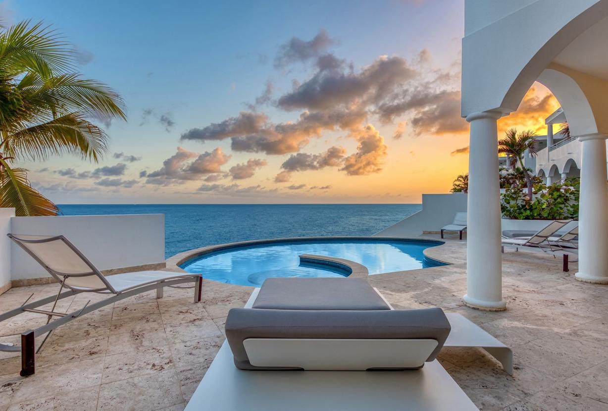 Sxm055 – Villa en bord de mer avec piscine à Cupecoy