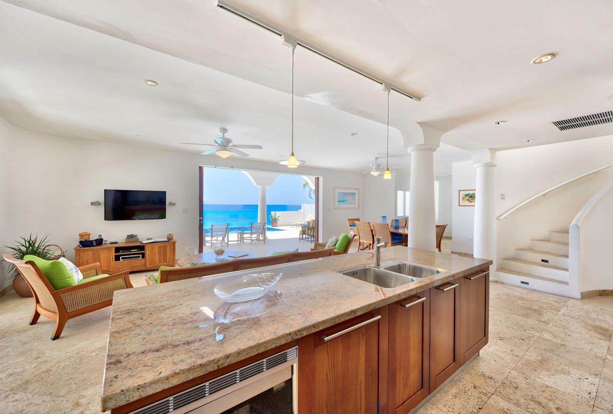 Sxm056 – Villa frente al mar con terraza en Cupecoy
