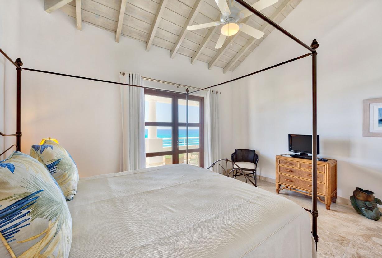 Sxm056 – Villa frente al mar con terraza en Cupecoy