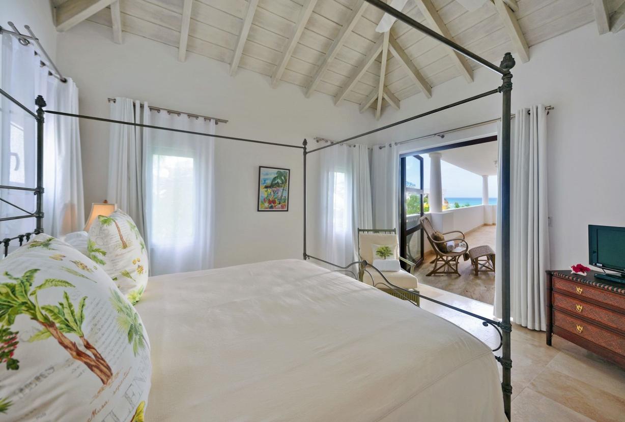 Sxm056 – Villa frente al mar con terraza en Cupecoy