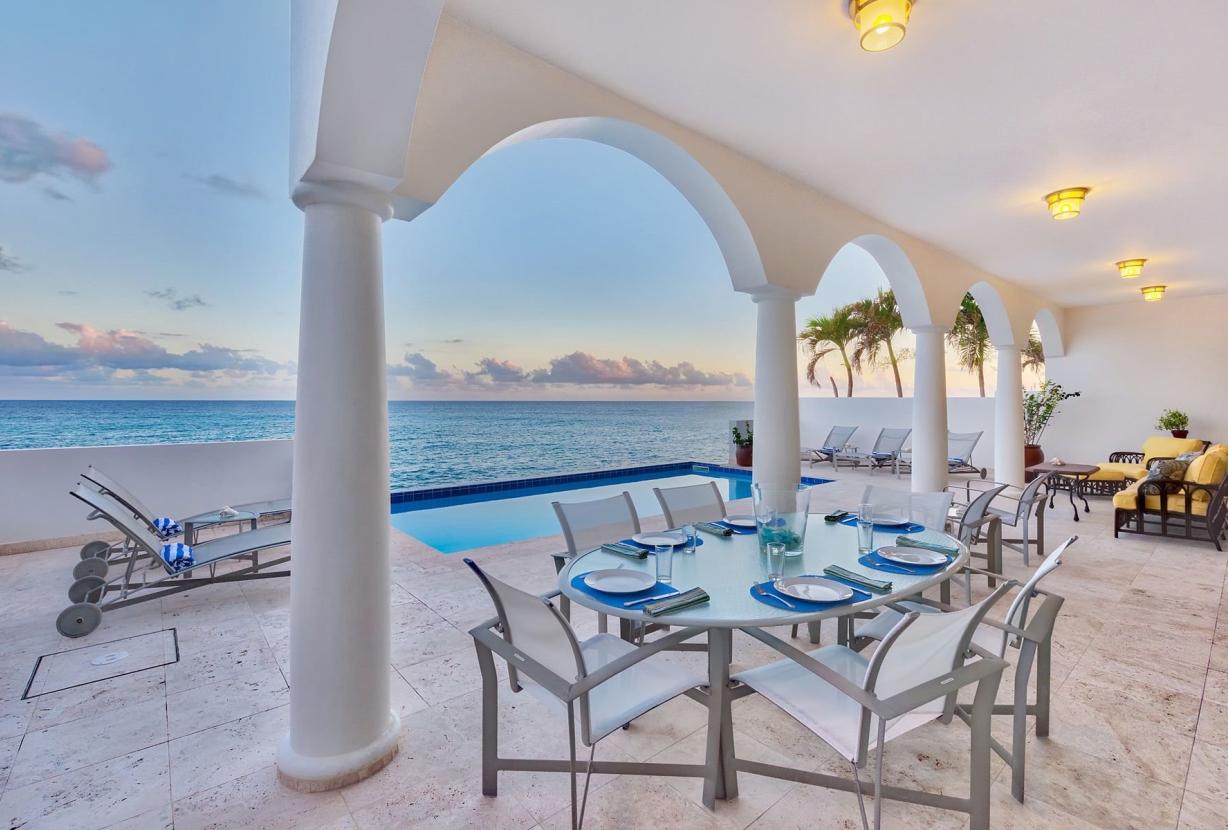Sxm056 – Villa frente al mar con terraza en Cupecoy