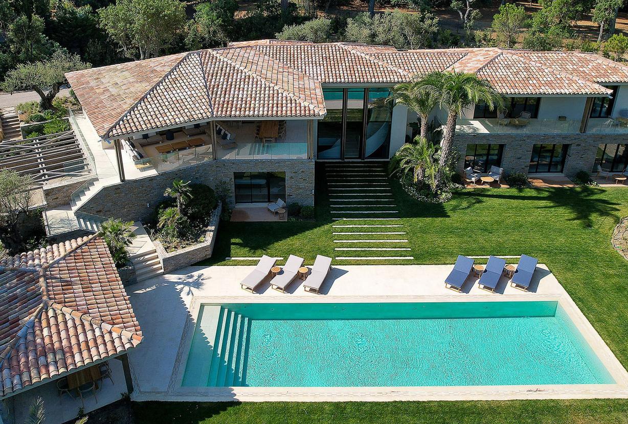 Azu084 - Villa Contemporaine à Saint-Tropez
