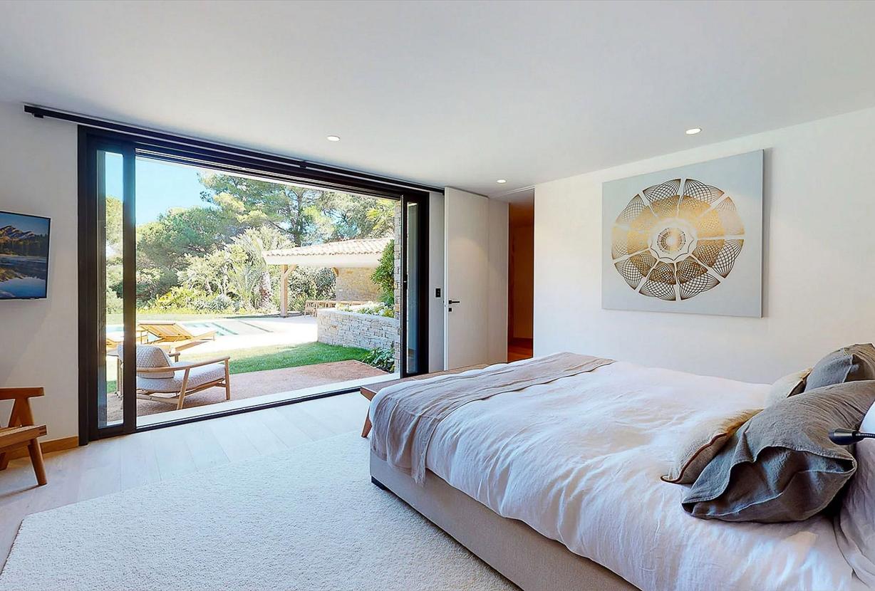 Azu084 - Villa Contemporaine à Saint-Tropez