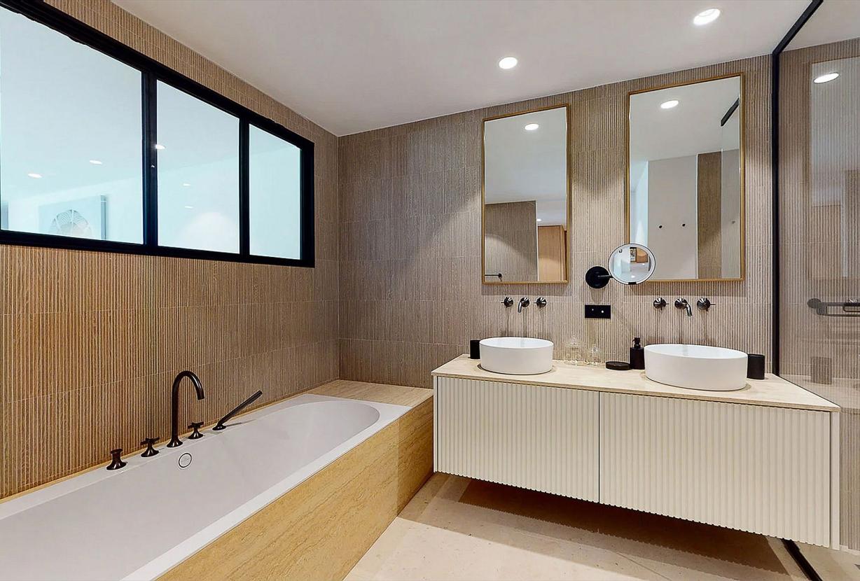 Azu084 - Villa Contemporaine à Saint-Tropez