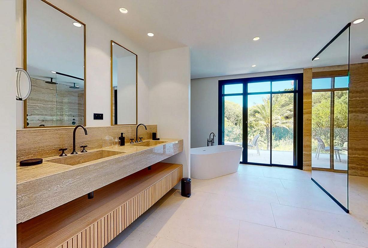 Azu084 - Villa Contemporaine à Saint-Tropez