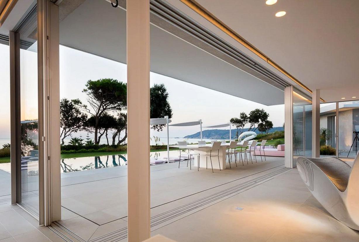 Azu085 - Villa contemporaine à louer à Pampelonne