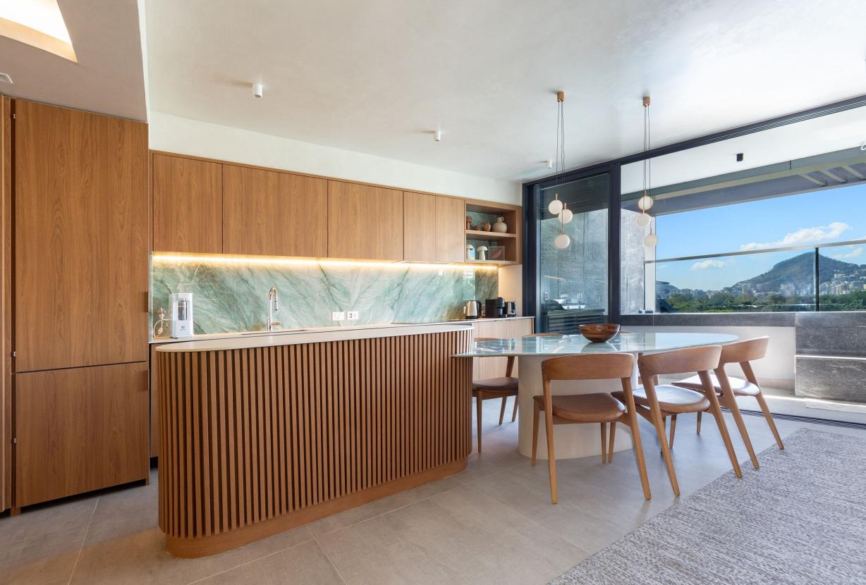 Rio146 - Stunning duplex penthouse in Leblon