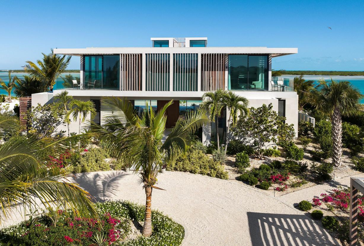 Tci002 – Elegante vila à beira-mar em Grace Bay