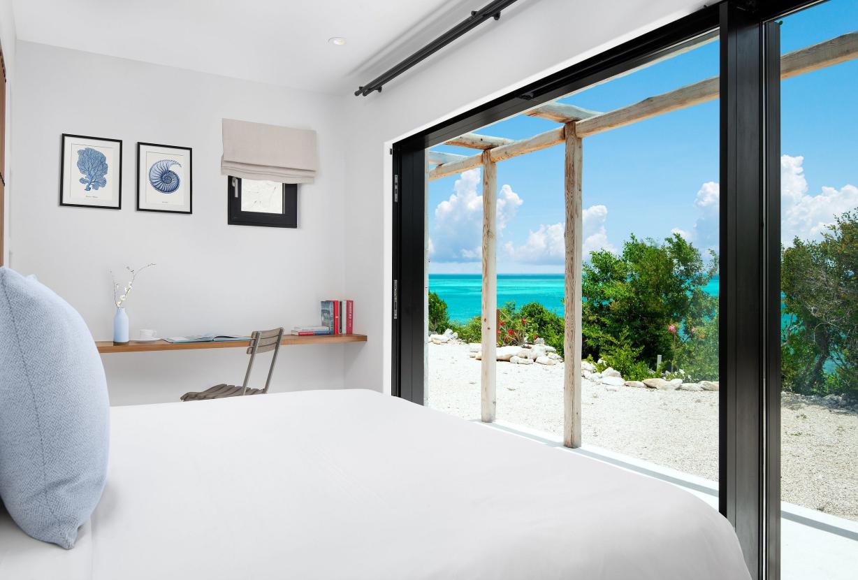 Tci006 – Hillside villa with sea views in Blue Mountain