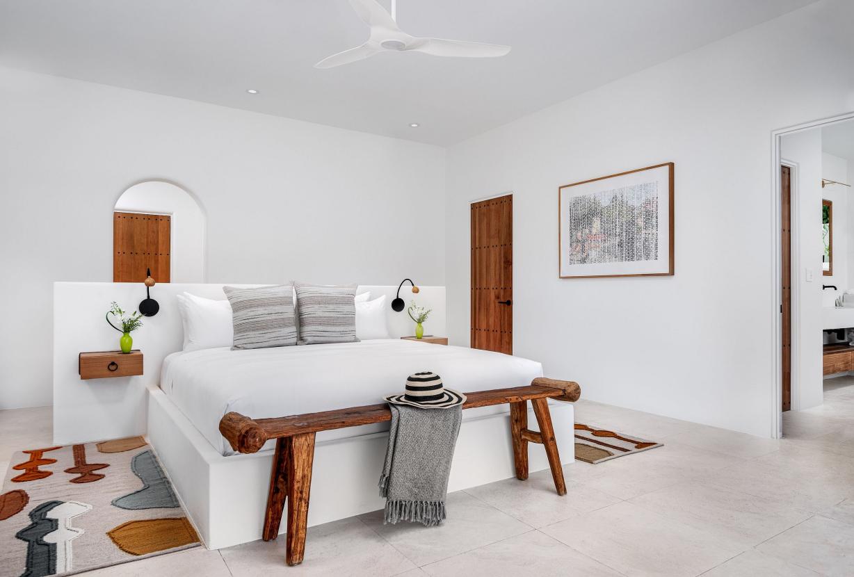 Tci006 – Hillside villa with sea views in Blue Mountain