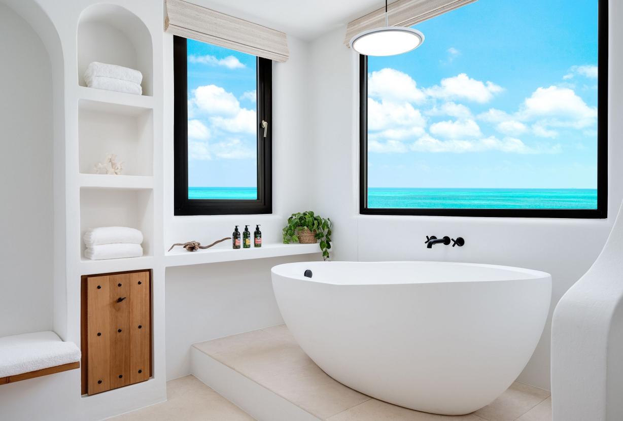 Tci006 – Hillside villa with sea views in Blue Mountain