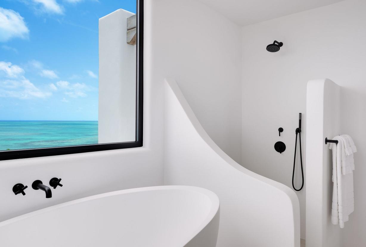 Tci006 – Hillside villa with sea views in Blue Mountain