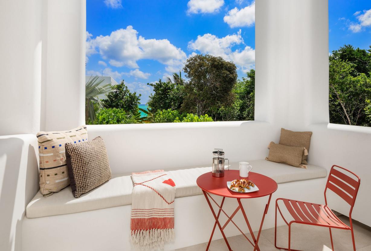 Tci006 – Hillside villa with sea views in Blue Mountain