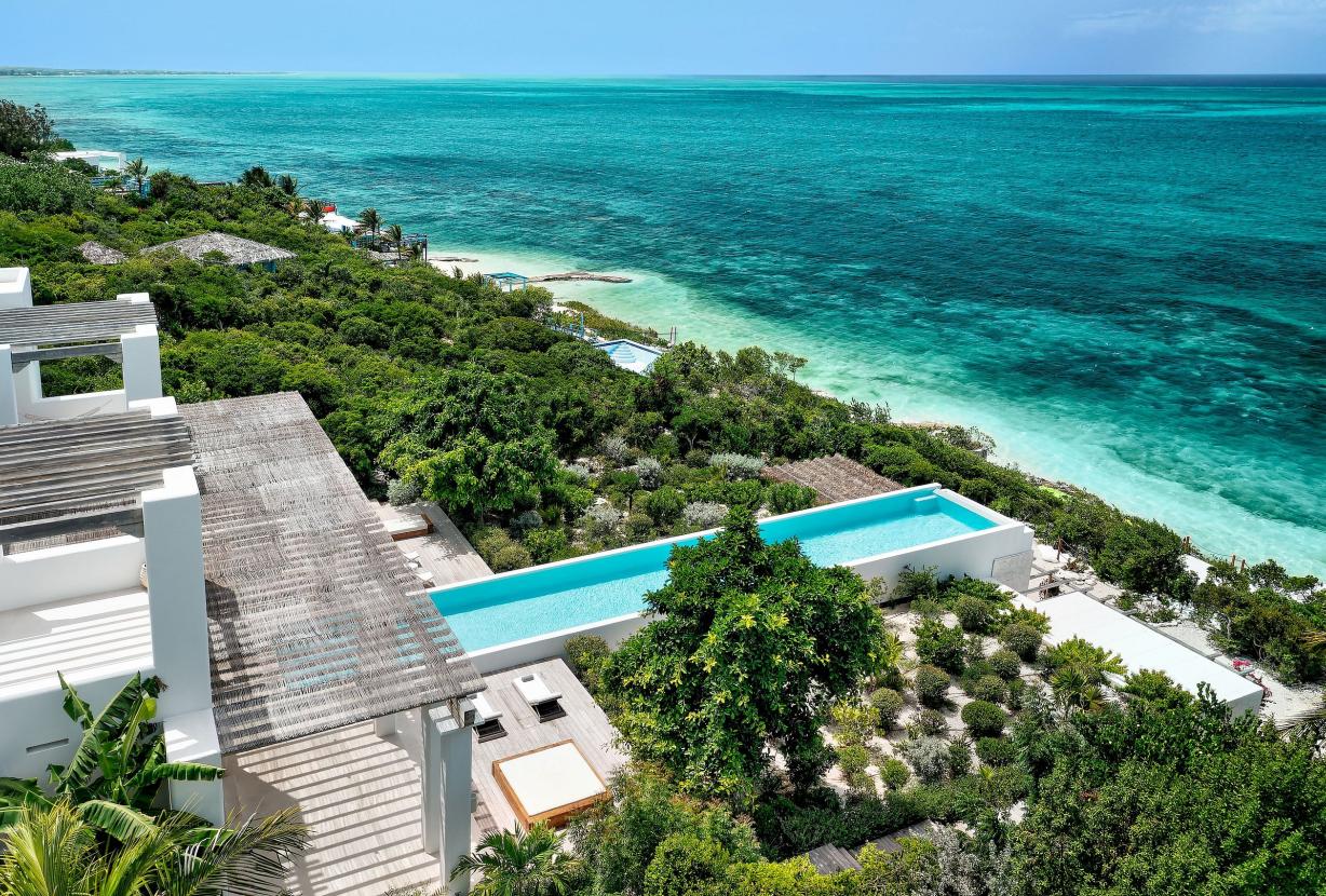 Tci006 – Hillside villa with sea views in Blue Mountain