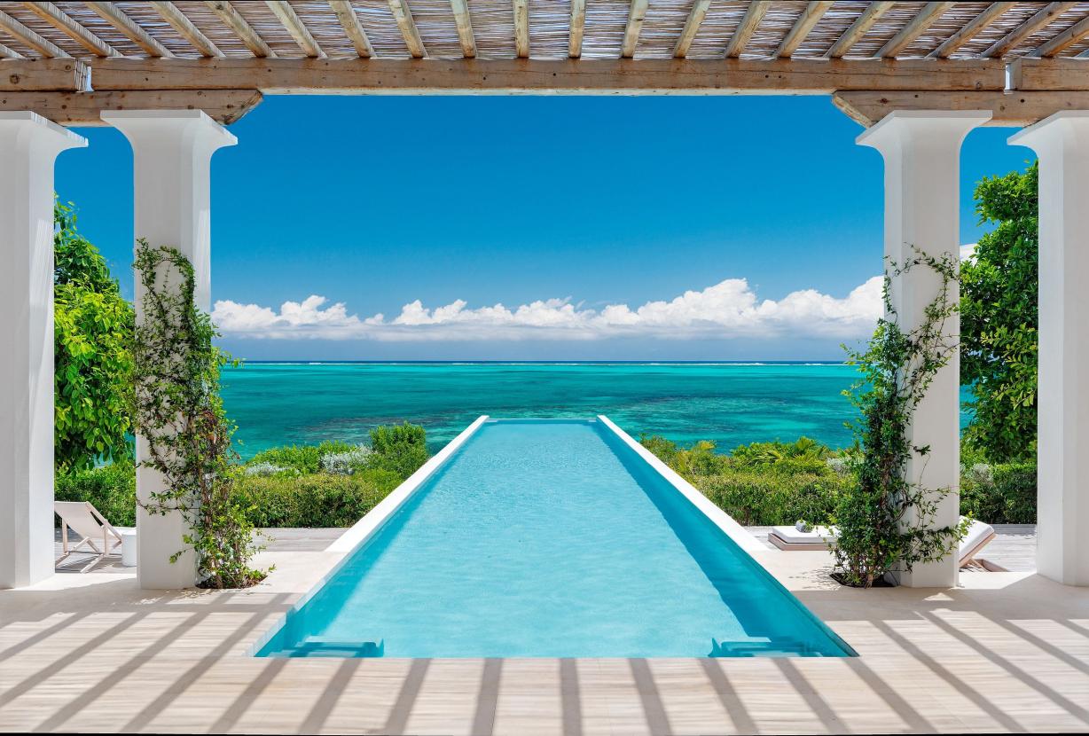 Tci006 – Hillside villa with sea views in Blue Mountain