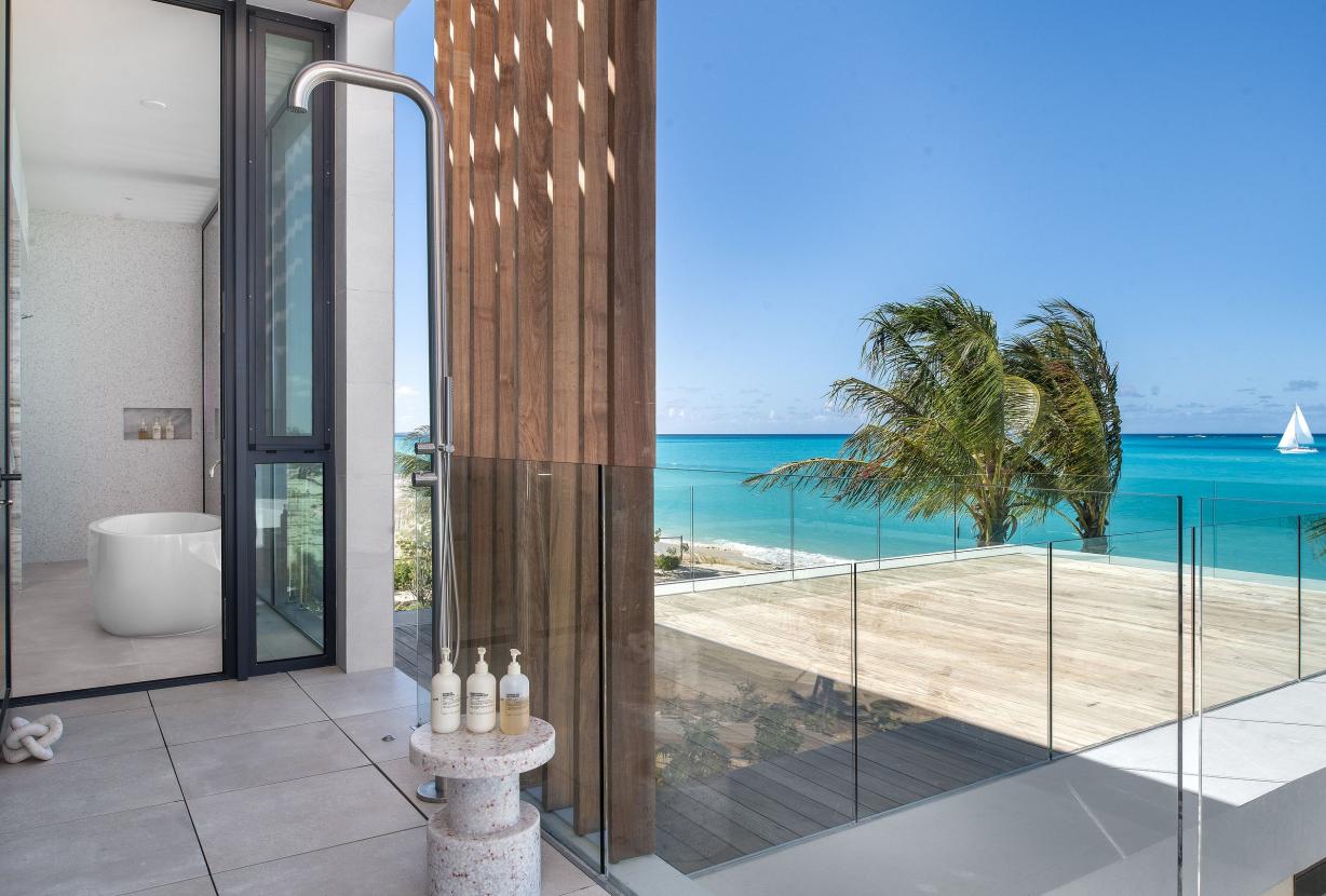 Tci009 – Villa de lujo frente al mar en Emerald Point