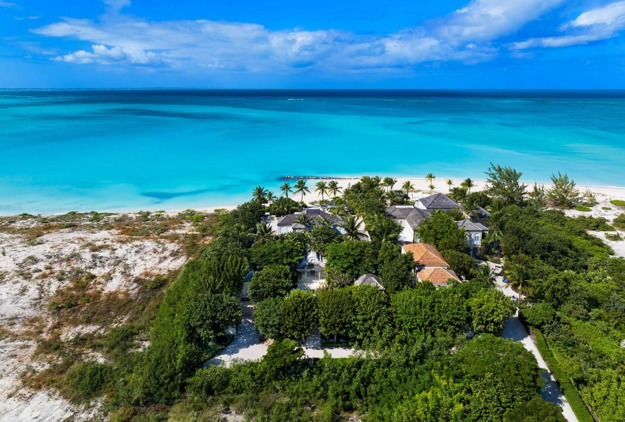 Tci010 – Élégant refuge en bord de mer à Grace Bay