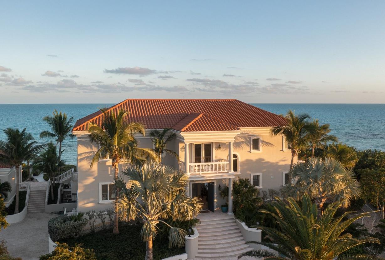 Tci012 – Villa com vista para o mar e piscina em Long Bay