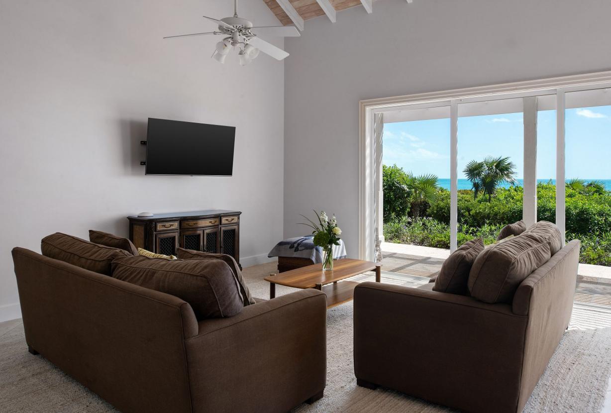Tci012 – Villa com vista para o mar e piscina em Long Bay
