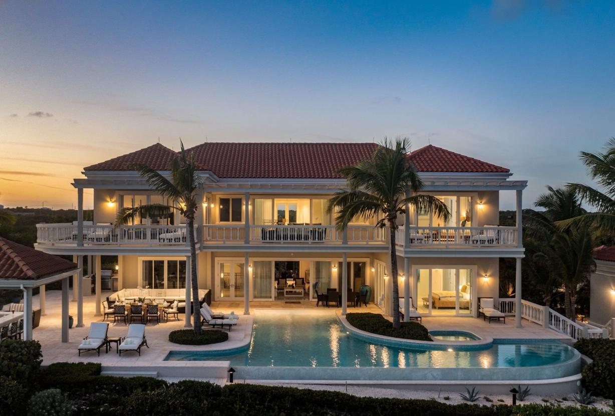 Tci012 – Villa com vista para o mar e piscina em Long Bay