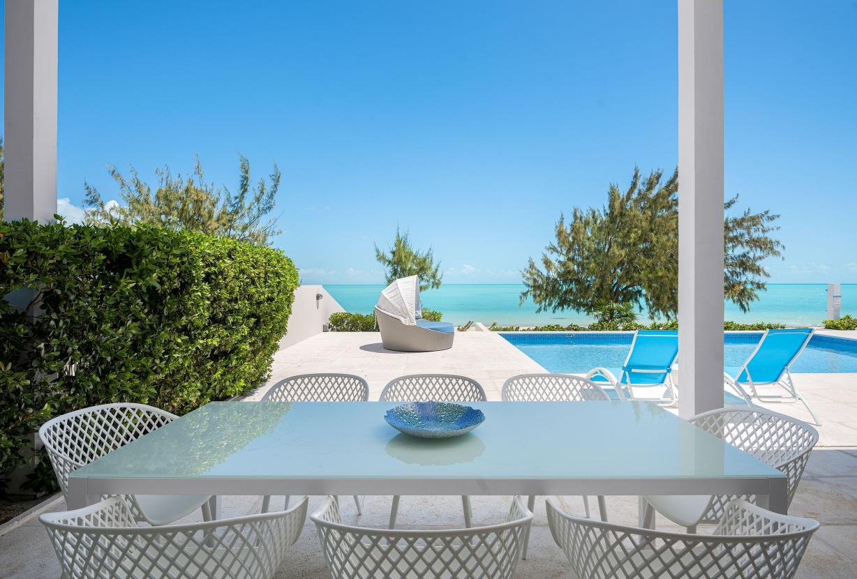 Tci015 – Oceanview villa with pool in Long Bay