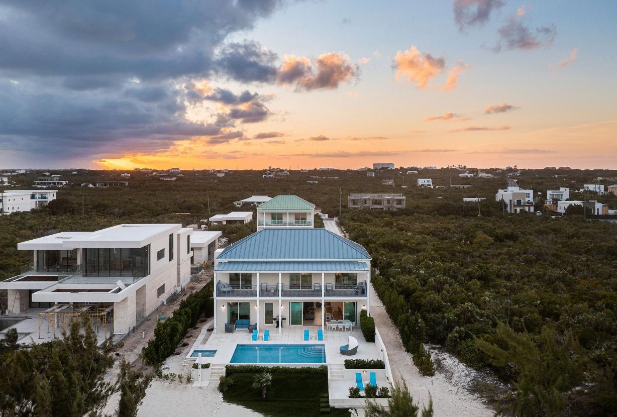 Tci015 – Oceanview villa with pool in Long Bay