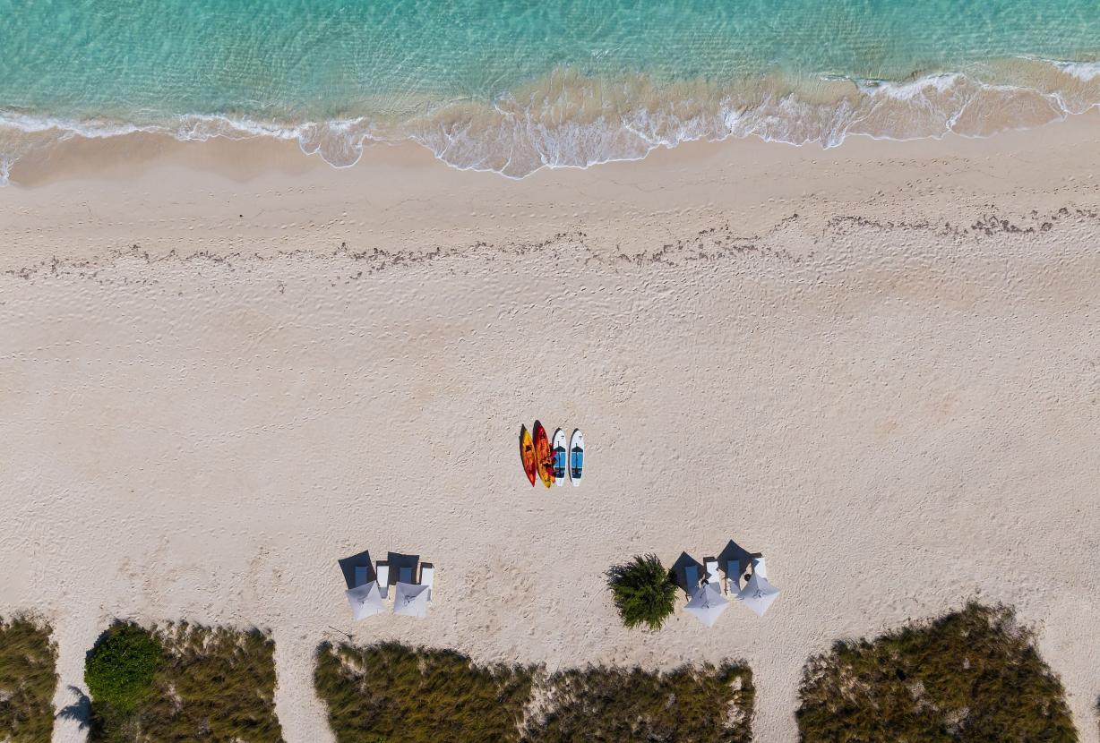 Tci016 – Villa moderne en bord de mer à Grace Bay