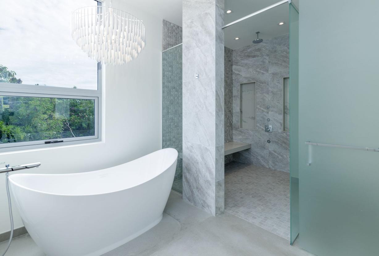 Tci018 – Luxury beachfront villa in Grace Bay