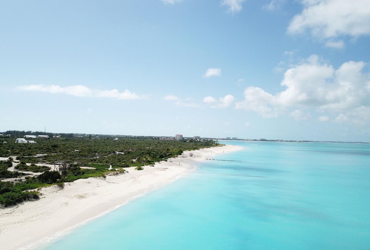 Tci020 – Villa en bord de mer avec piscine à Grace Bay