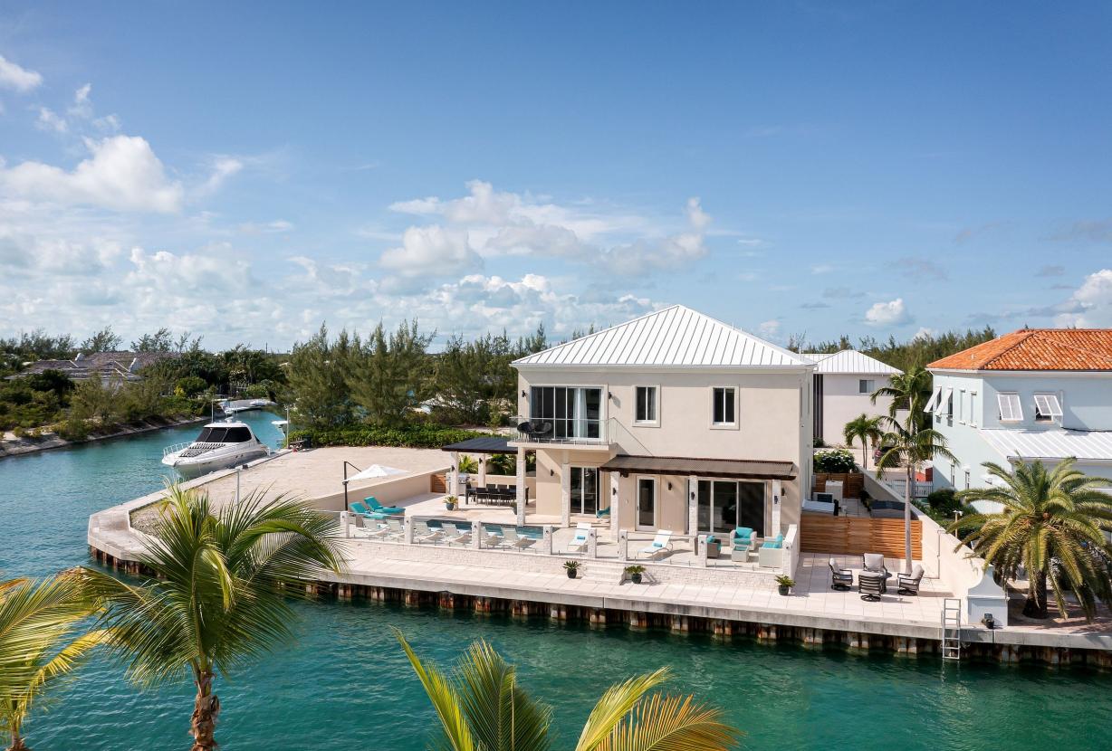 Tci021 – Waterfront villa near Leeward Marina