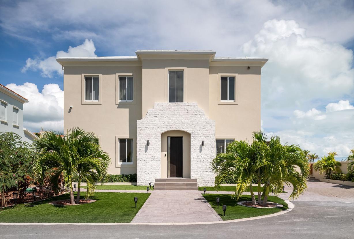 Tci021 – Waterfront villa near Leeward Marina