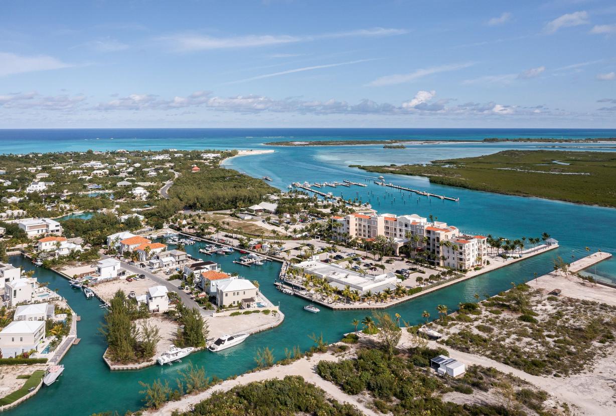 Tci021 – Waterfront villa near Leeward Marina
